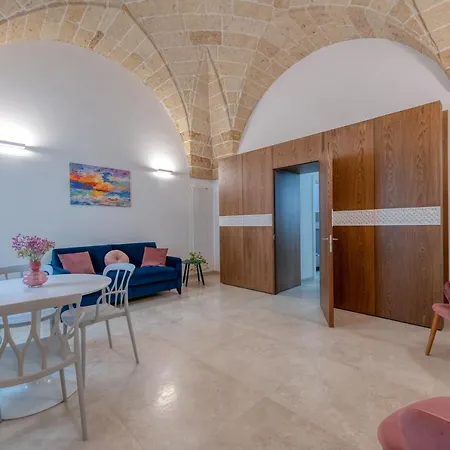 The Secret Door 12 Apartment Cellino San Marco
